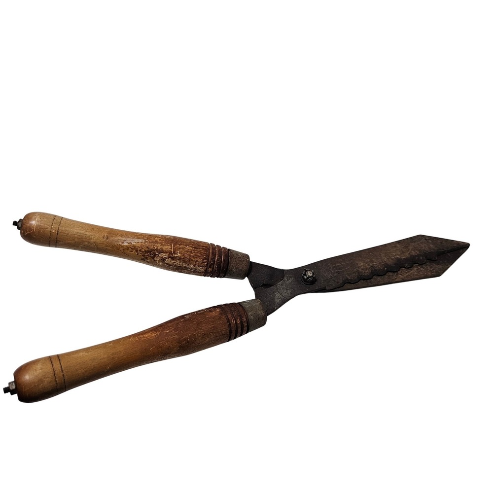 Vintage Hedge Shears Unbranded Wooden Handle Serrated Blade Garden Tool